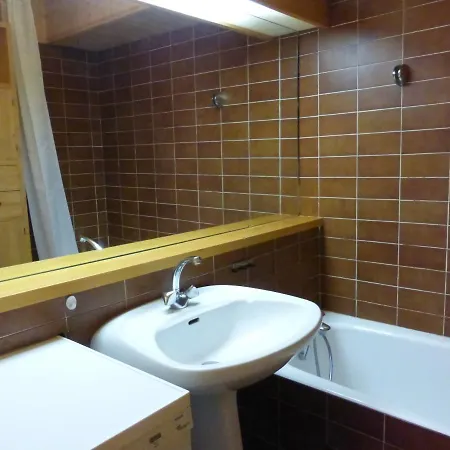 Apartment 2 Pieces + Pour 6 Pers, Meribel Altiport, Pied Des Pistes Et Golf, Parking Inclus - Fr-1-411-9 Les Allues